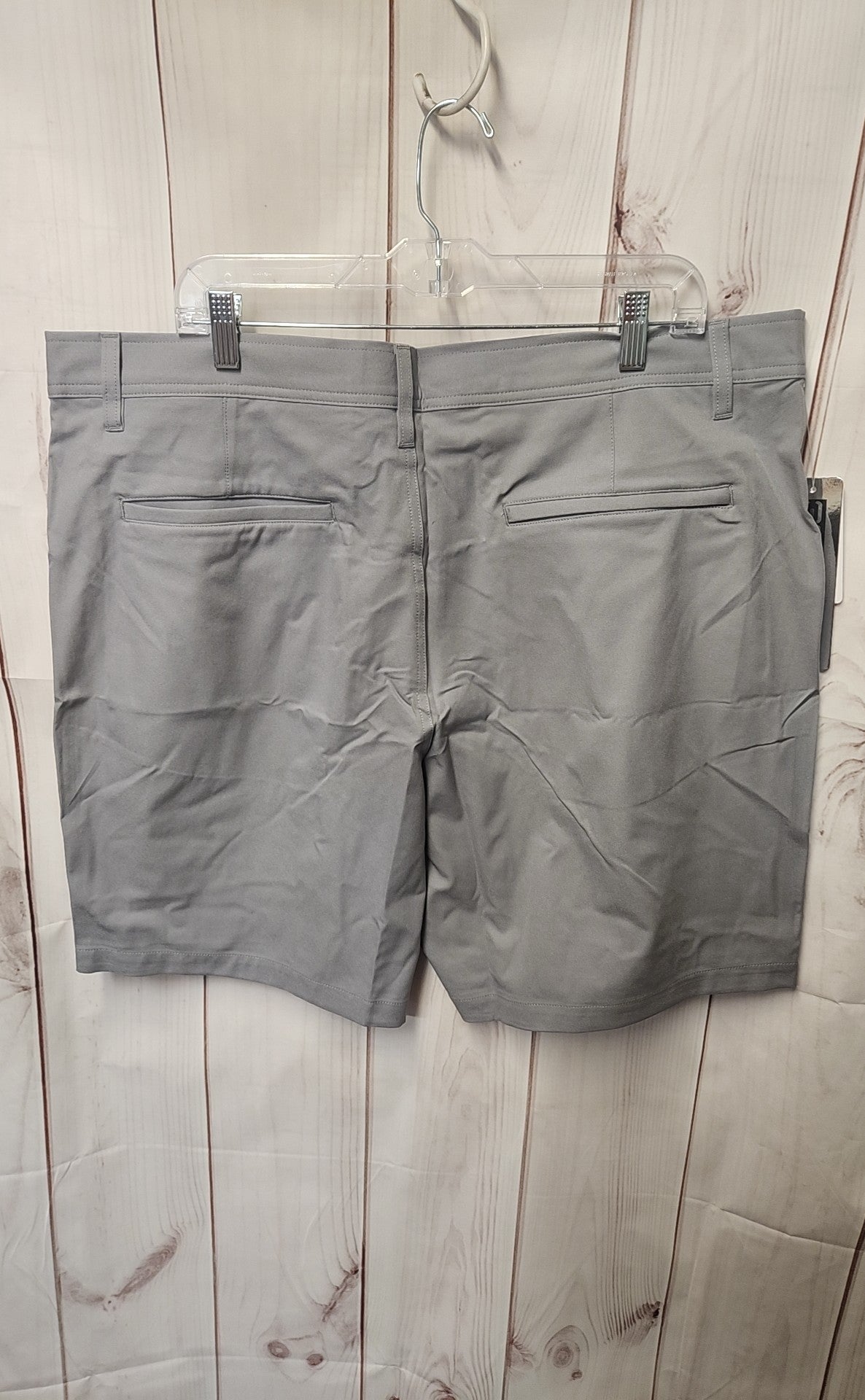NWT 32 Degrees Men's Size 42 Gray Shorts