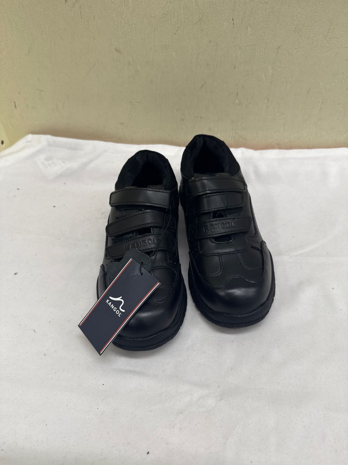 NWT Kangol Boy's Size 1 Black Shoes