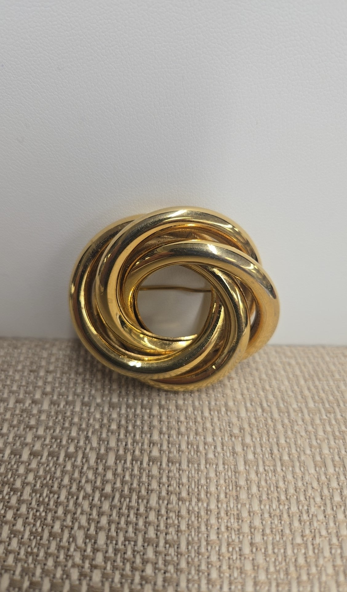 Round Gold Brooch Pin