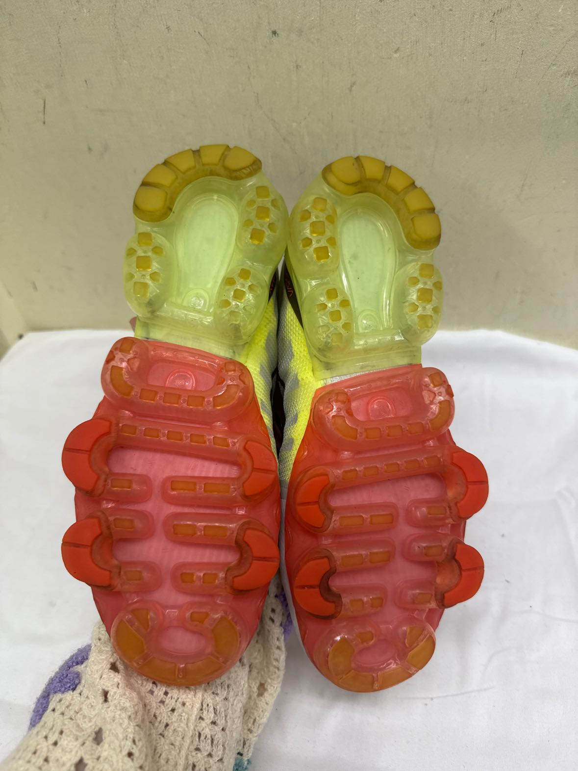 Nike VaporMax Boy's Size 7 White Sneakers