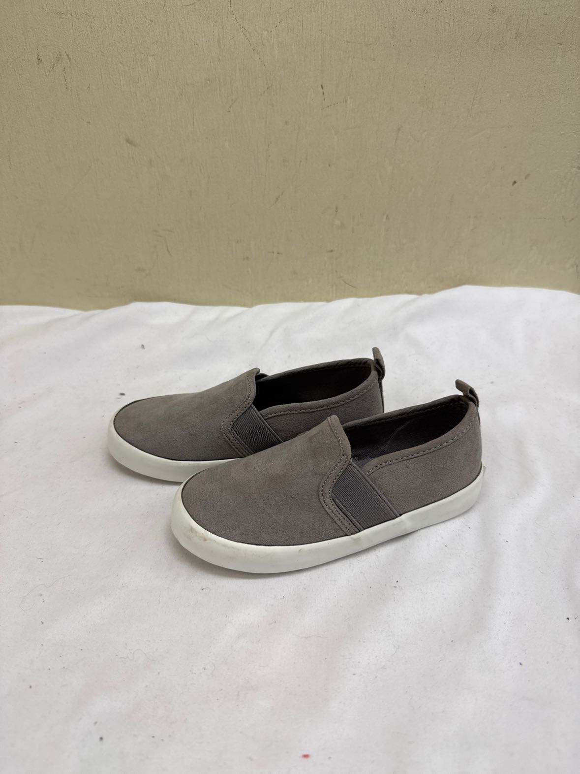 Old Navy Boy's Size 8 Gray Shoes
