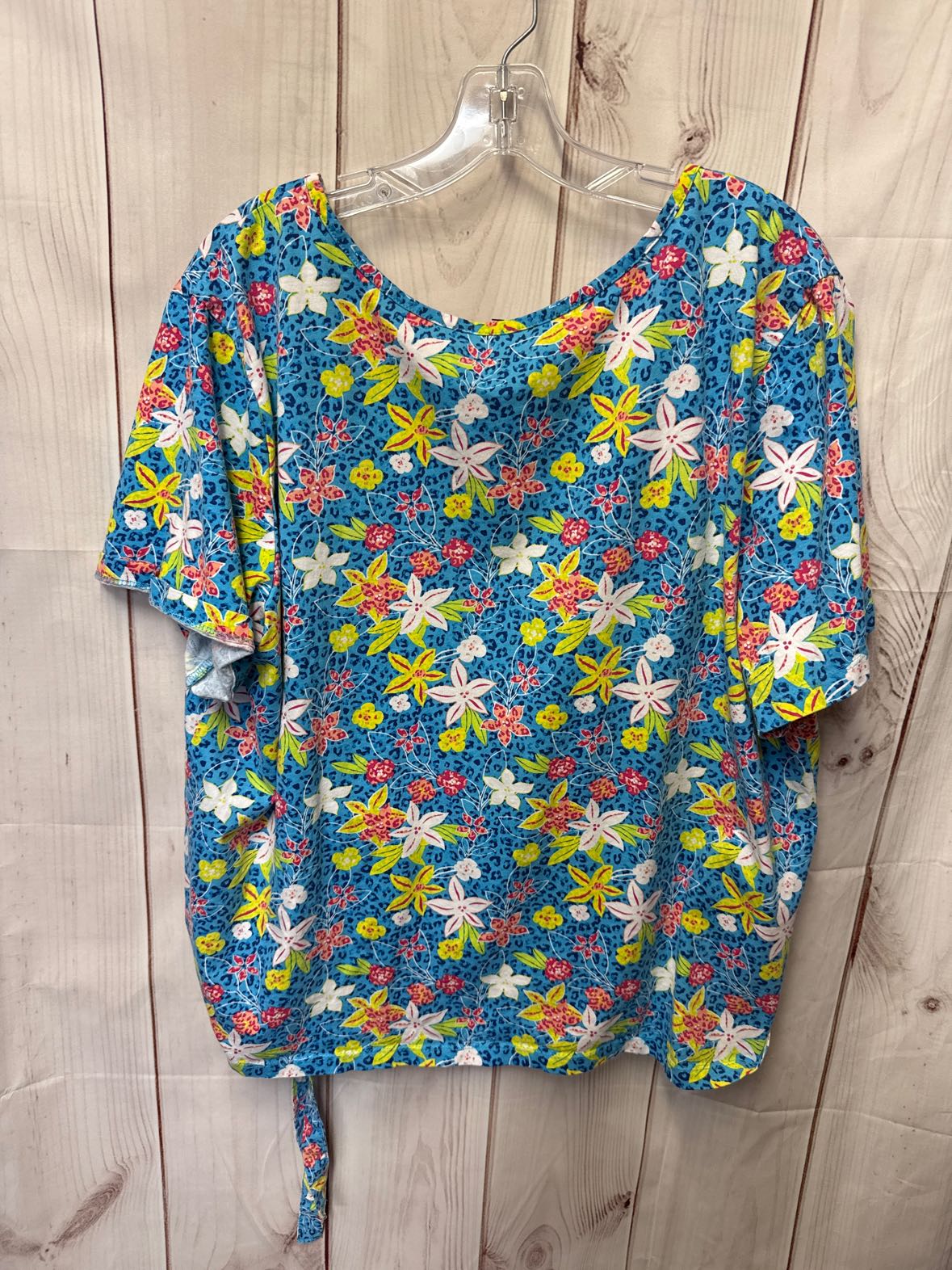 Cozee Corner Women's Size 3X Blue Floral Short Sleeve Top