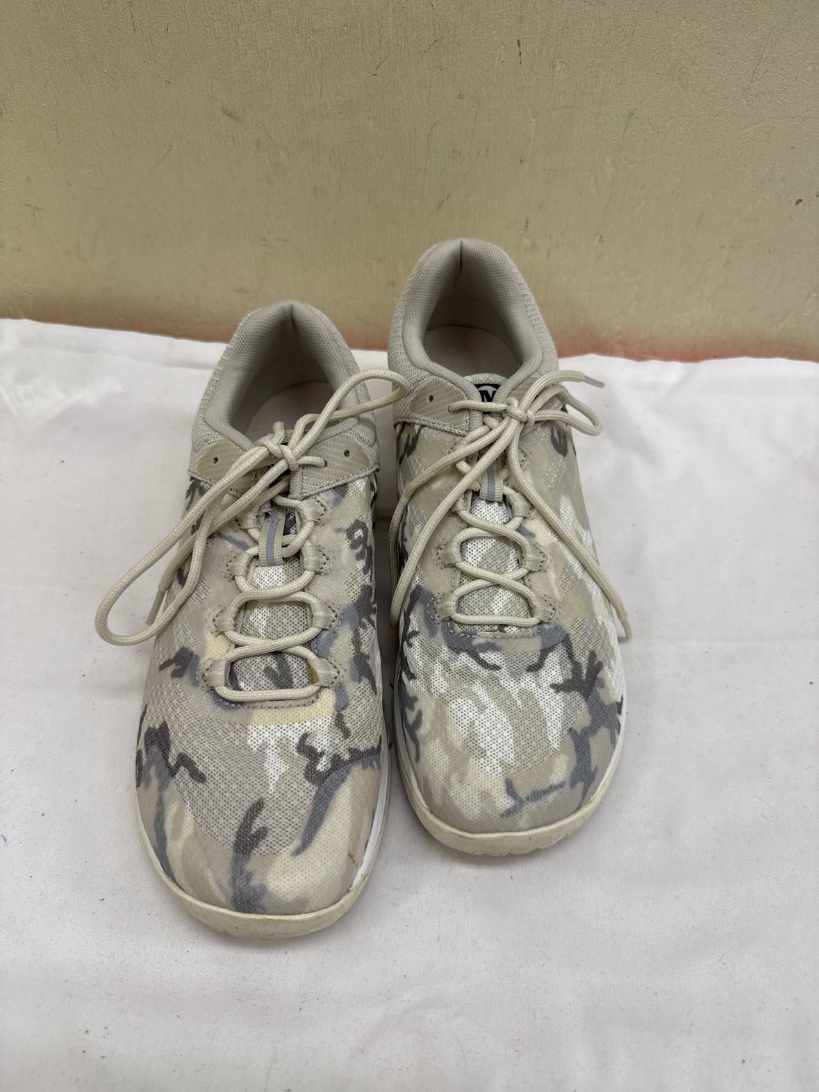 Merrell Women's Size 9 Off-White Sneakers Shoes