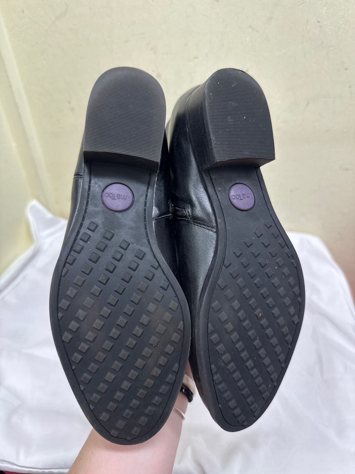 Me Too Women's Size 8-1/2 Black Boots Shoes