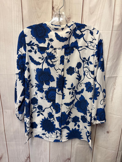 C&E Women's Size M White & Blue Floral 3/4 Sleeve Top