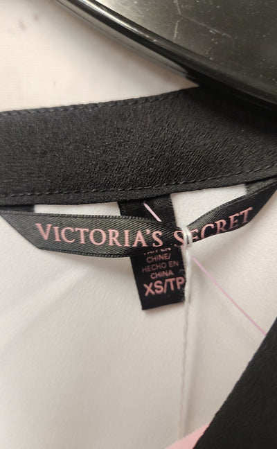 Victoria's Secret Women's Size XS White Long Sleeve Top