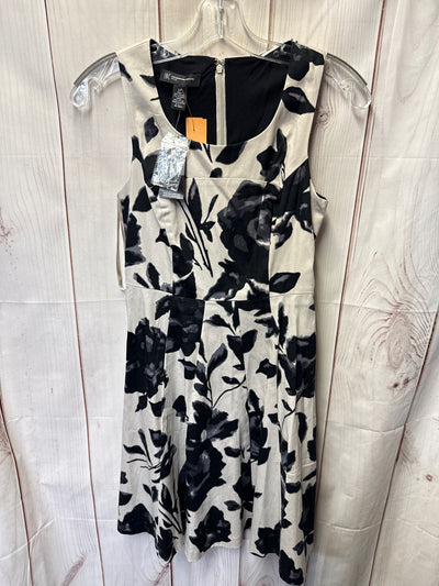 NWT INC Women's Size 0 Petite White & Black Floral Dress