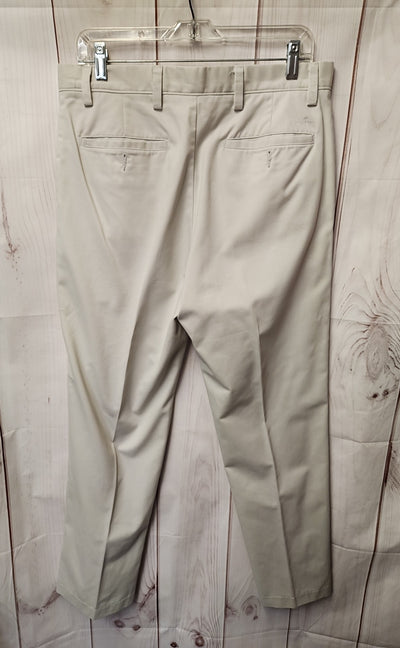 Dockers Men's Size 33x30 Beige Pants