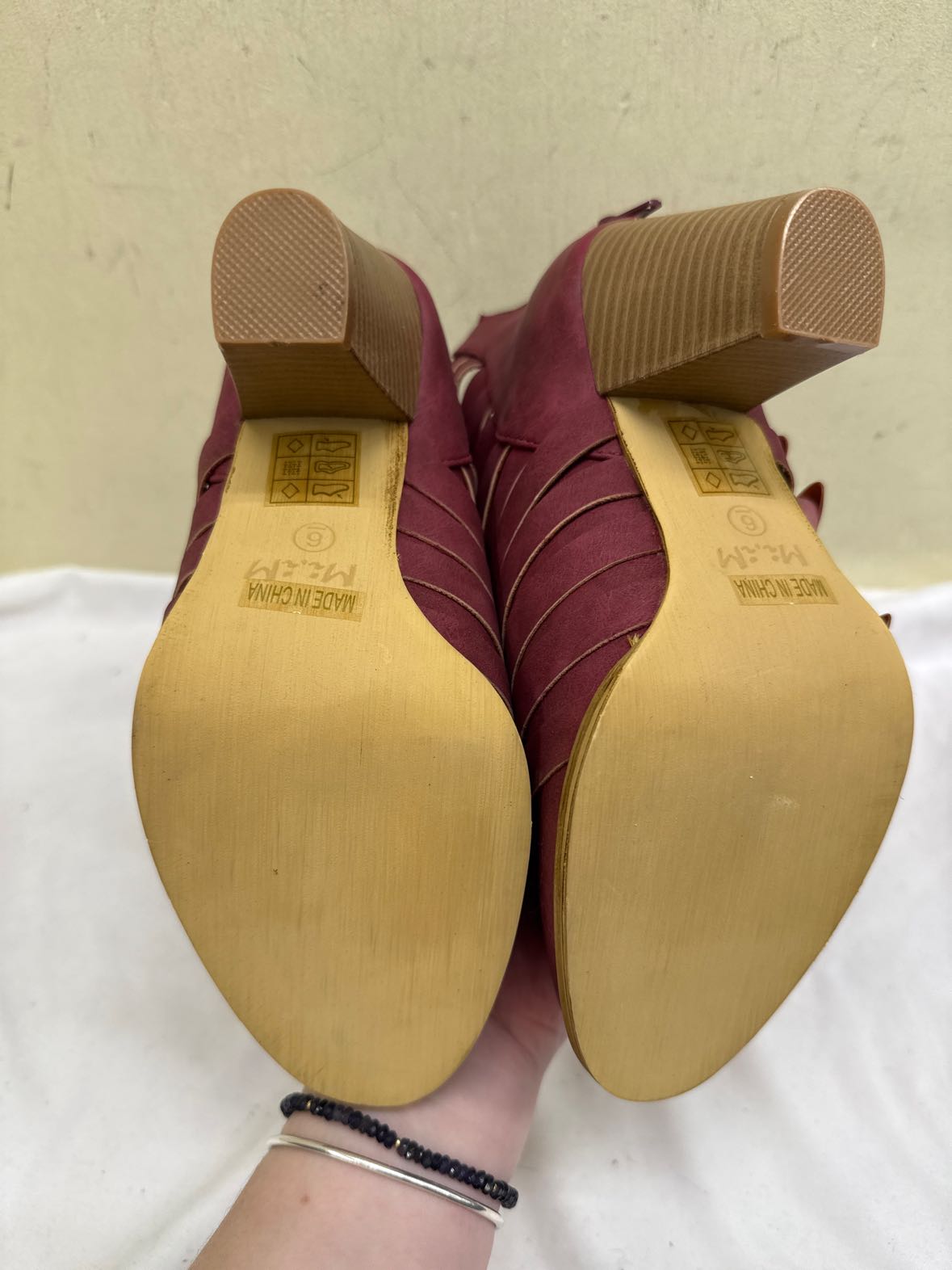 Mi.im Women's Size 6 Maroon Pumps Shoes