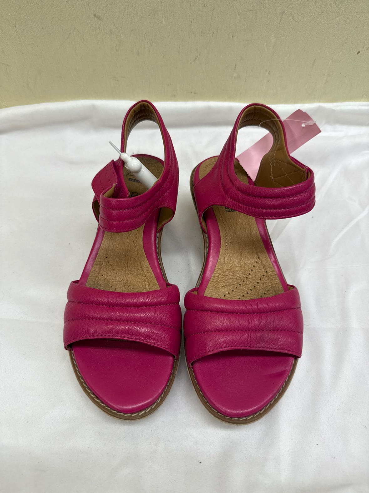 Clarks Women's Size 8-1/2 Pink Sandals Shoes