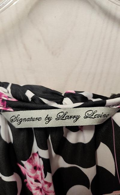 Signature by Larry Levine Women's Size XS Black & White Floral Sleeveless Top