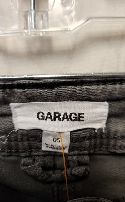 Garage Women's Size 5 Gray Pants