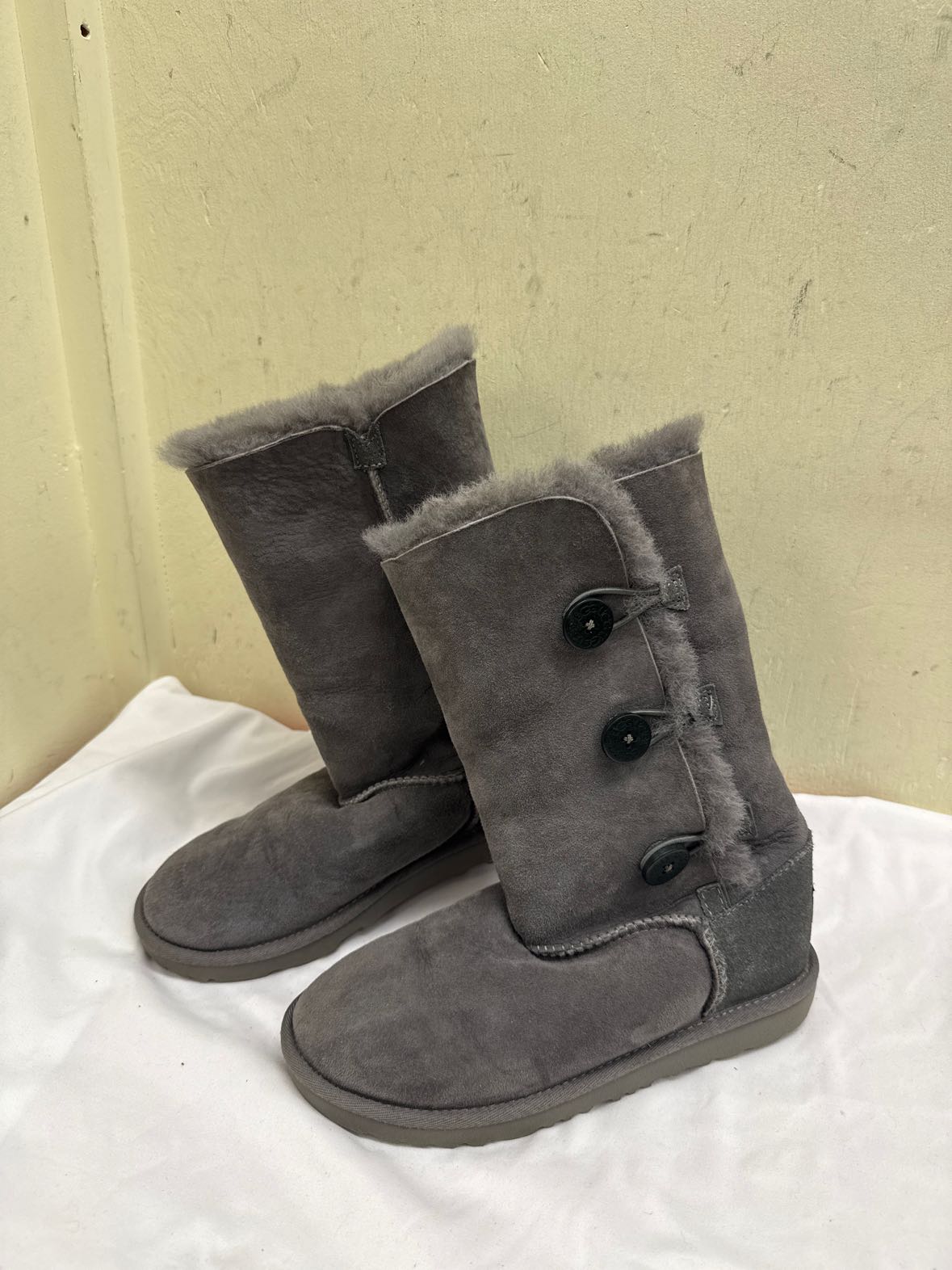 Ugg Girl's Size 4 Gray Boots