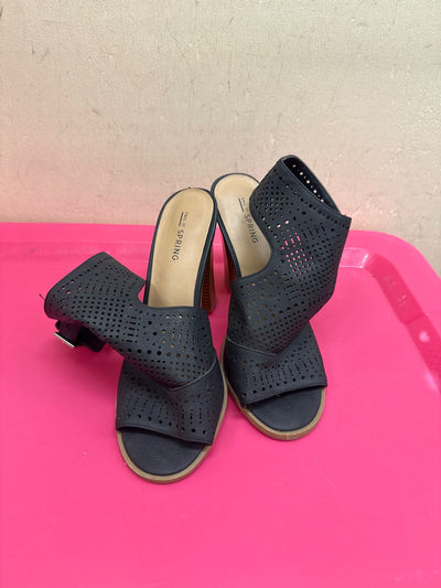 Call It Spring Women's Size 6-1/2 Black Pumps
