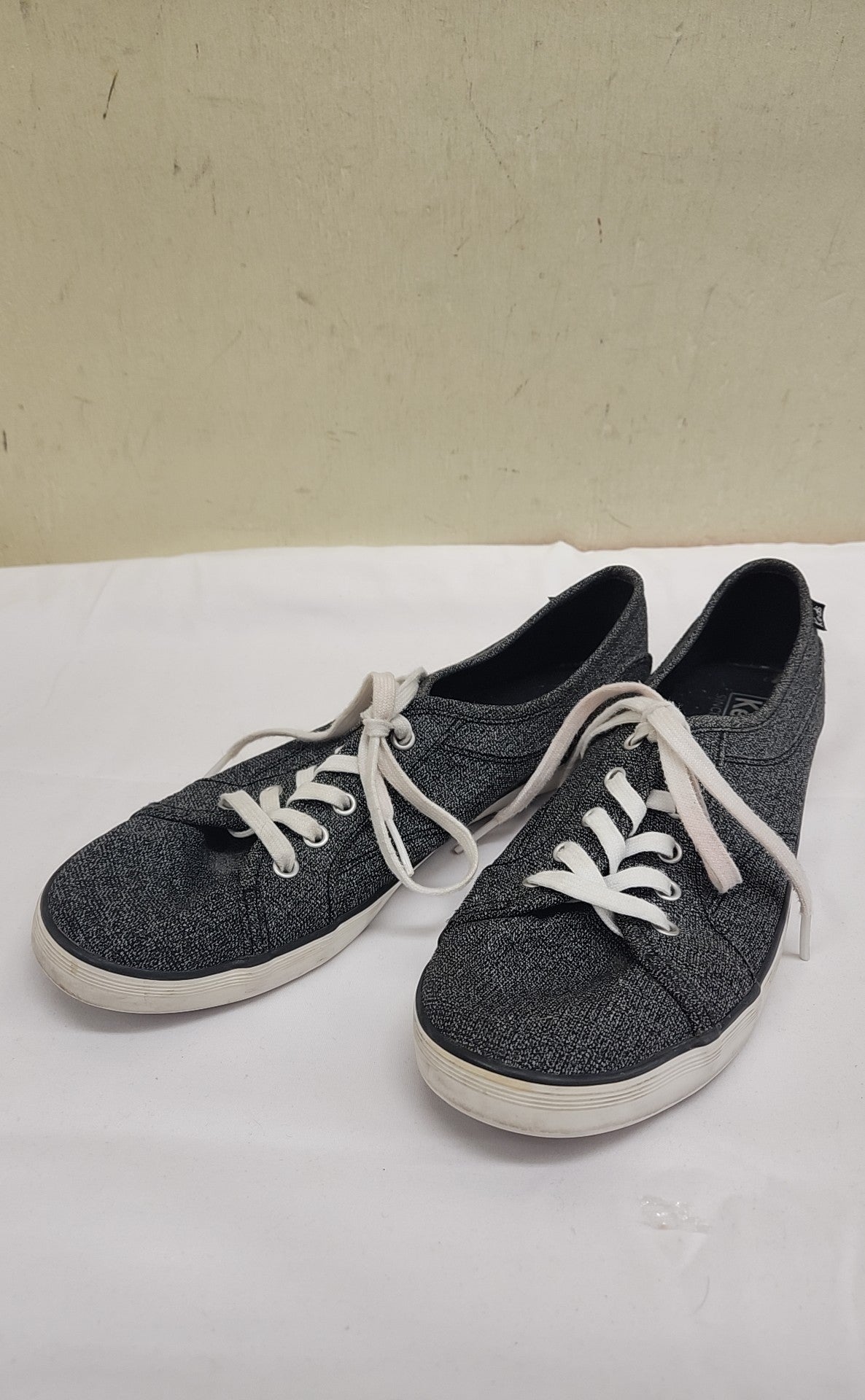 Keds Women's Size 9 Gray Sneakers Shoes