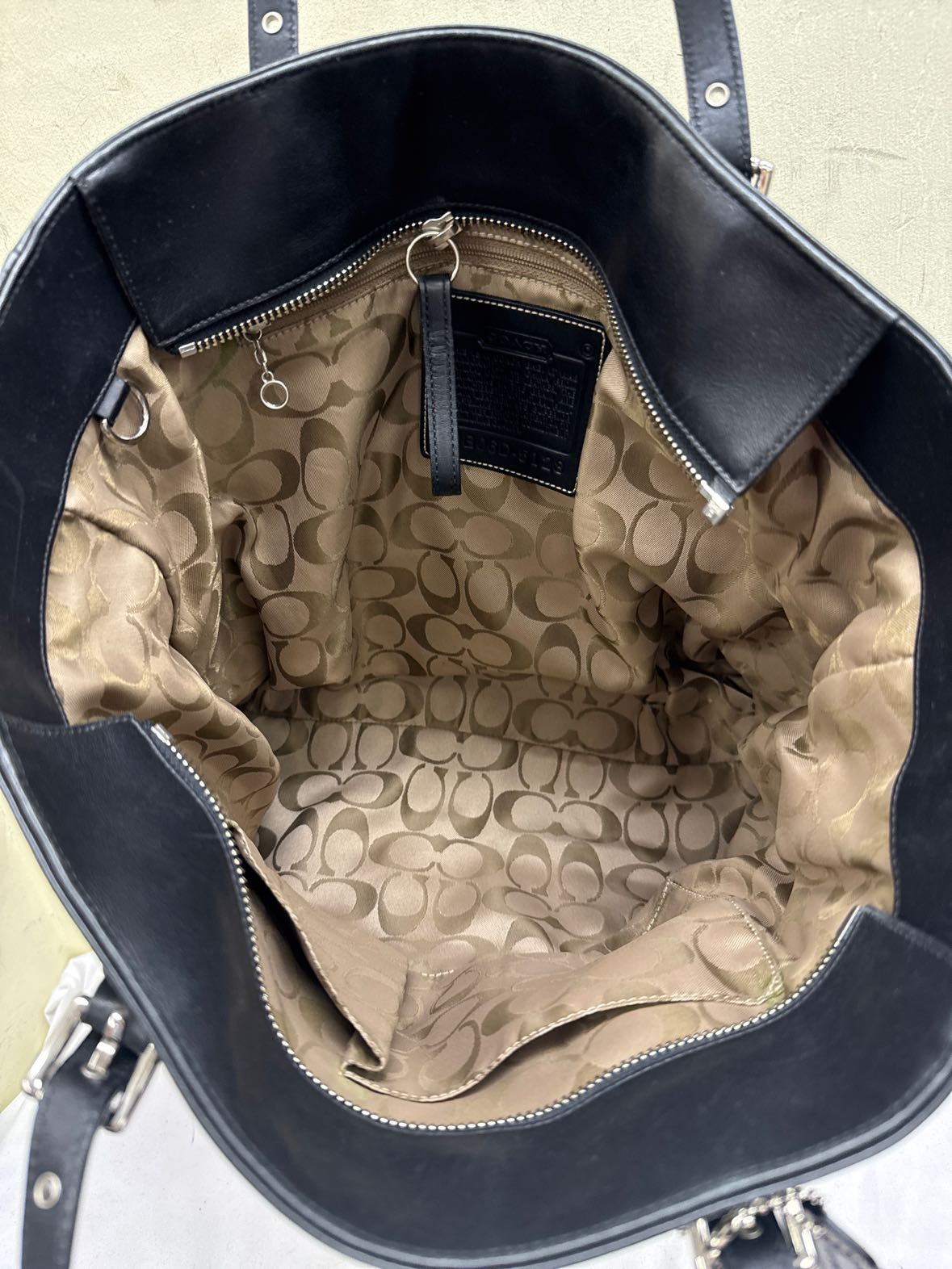 Coach 5123 Black Leather Shoulder Purse Bag