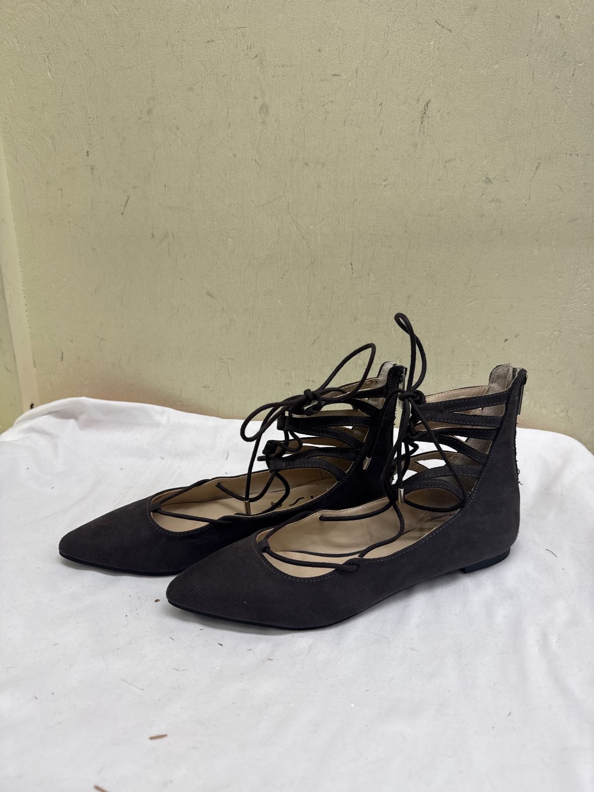 Unisa Women's Size 6-1/2 Brown Flats Shoes