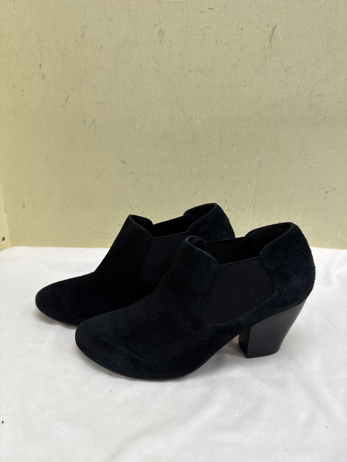 Van Eli Women's Size 6 Black Pumps Shoes