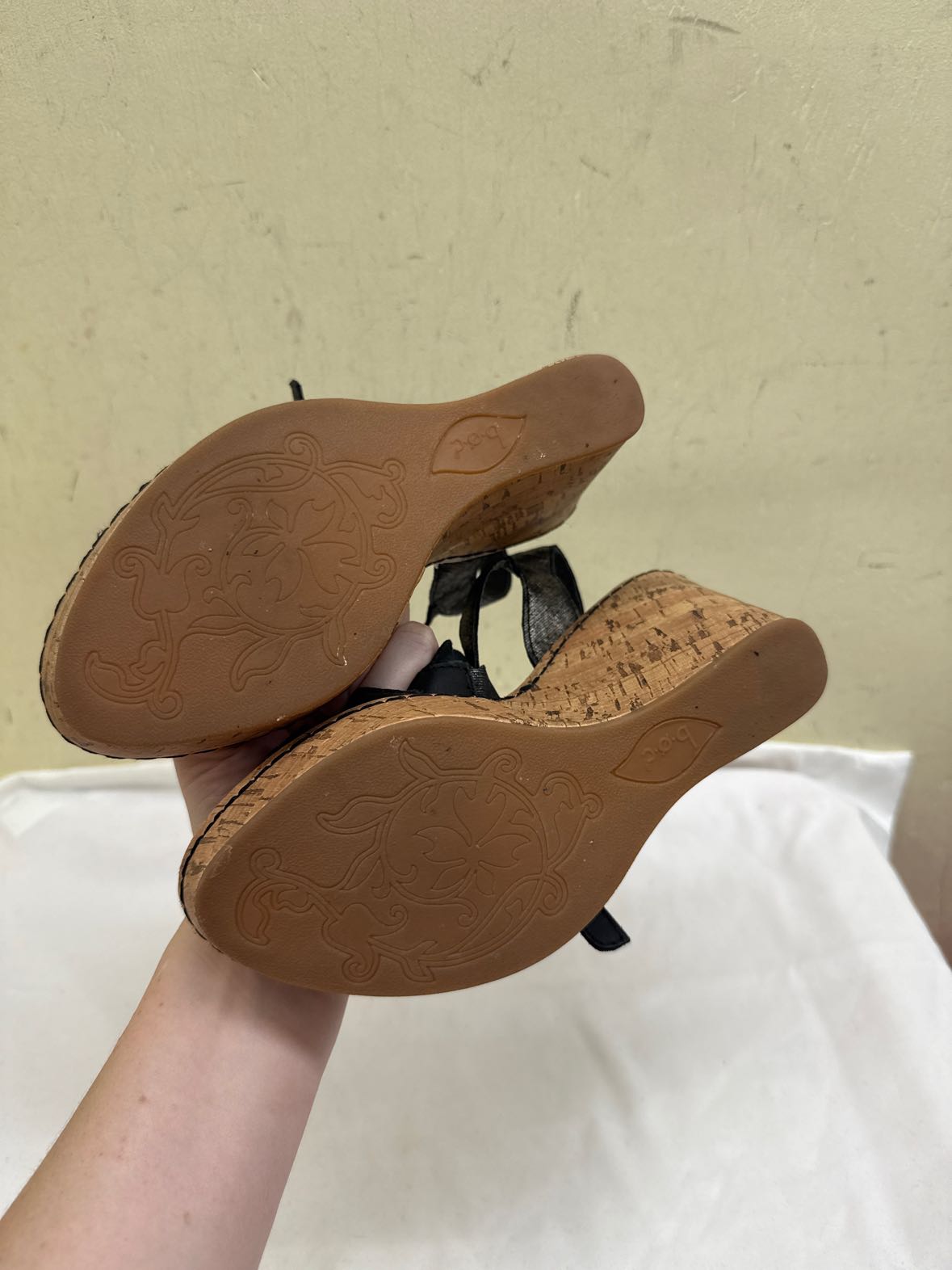 Boc Women's Size 7 Black Sandals Shoes