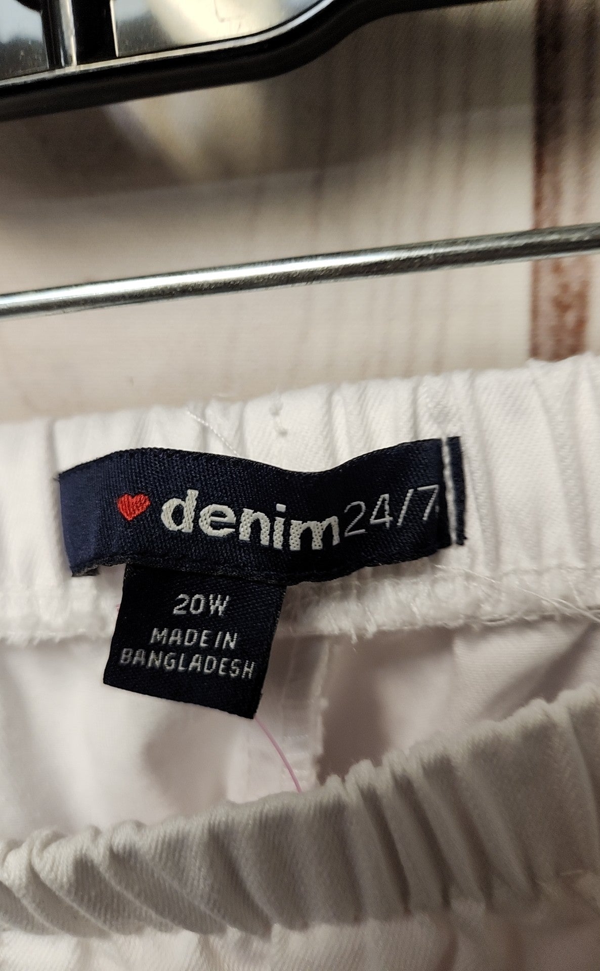 Denim 24/7 Women's Size 20W White Capris
