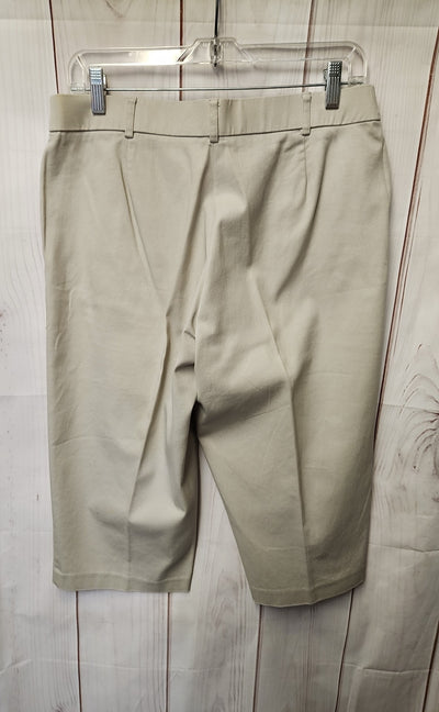 Harve Benard Women's Size 10 Beige Capris