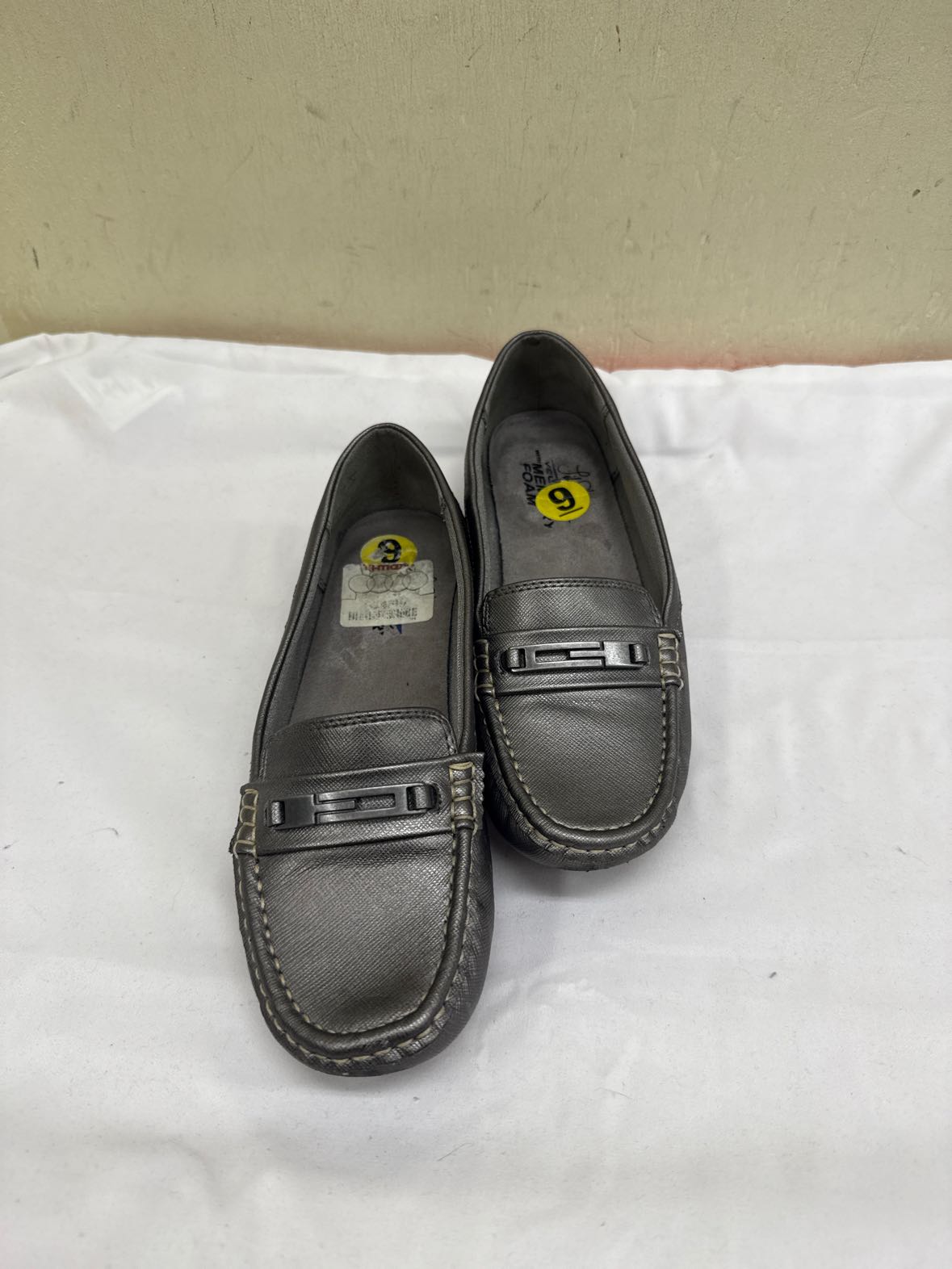Lifestride Women's Size 9 Silver Flats Shoes