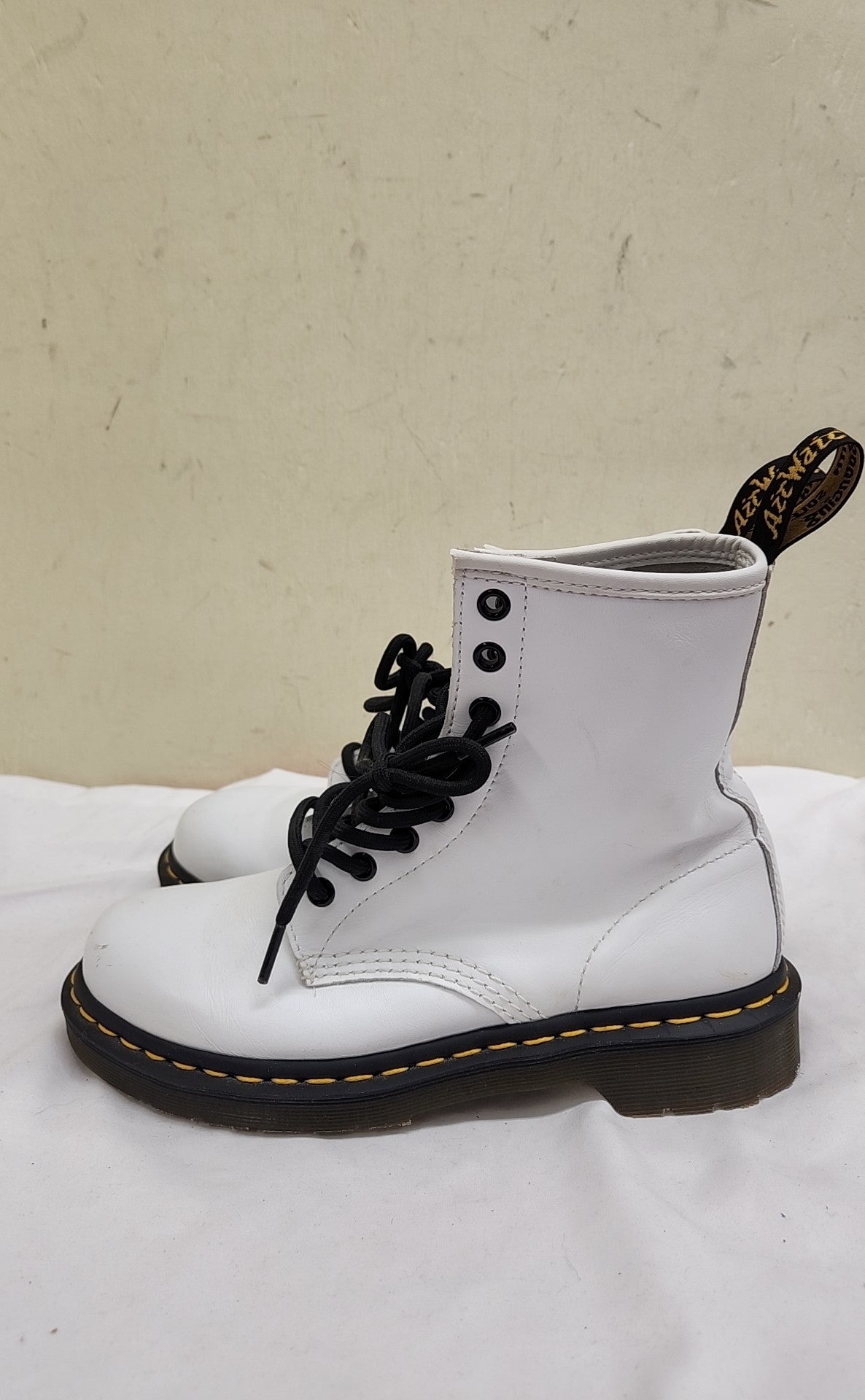 Dr Martens Women's Size 7 White Boots Shoes