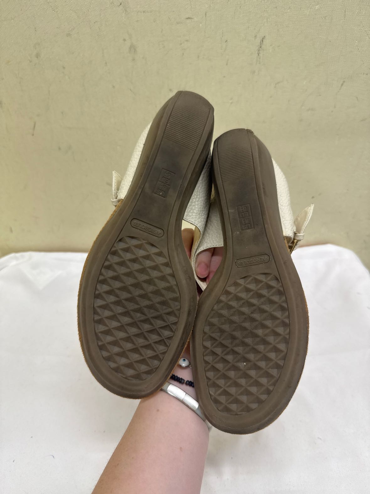 Aerosoles Women's Size 8 White Sandals Shoes