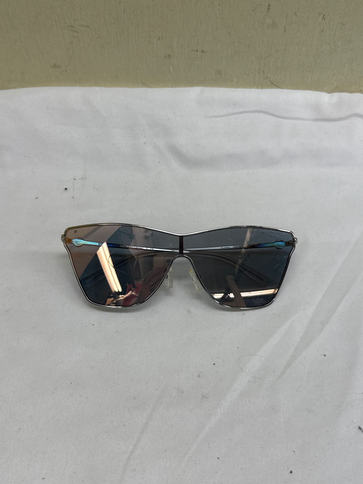 Michael Kors MK1063 Larissa Silver Sunglasses AS IS - scratches on lense