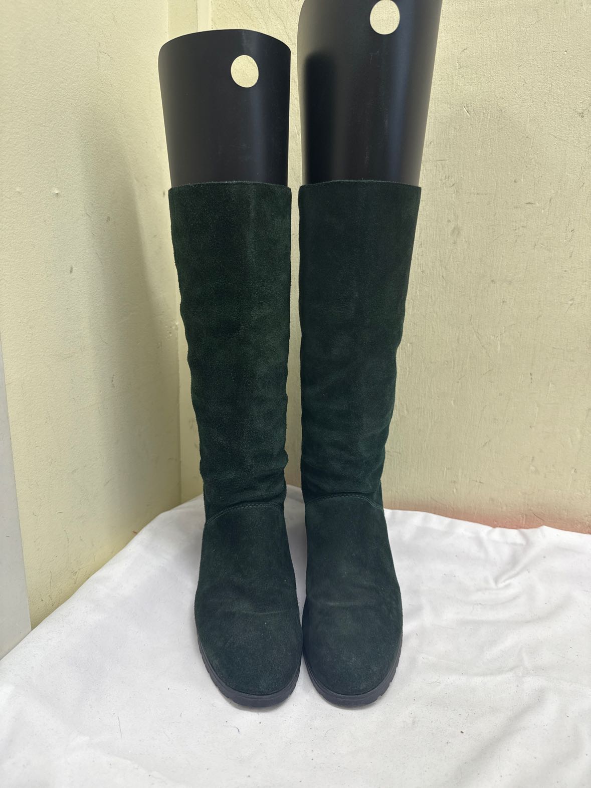 Lands End Women's Size 6-1/2 Green Suede Boots Shoes