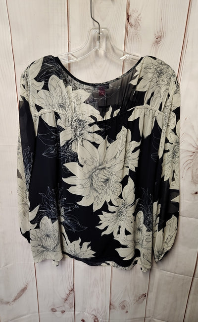 NWT Vince Camuto Women's Size 1X Navy Floral Long Sleeve Top