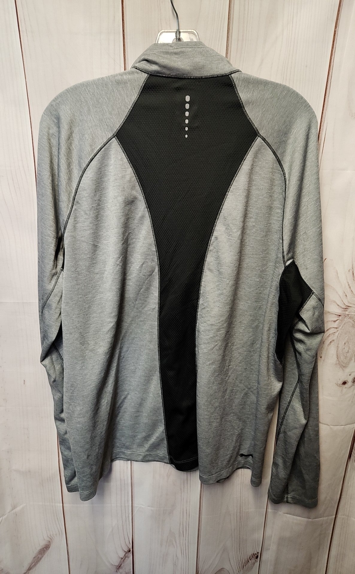 North Face Men's Size XL Gray Shirt