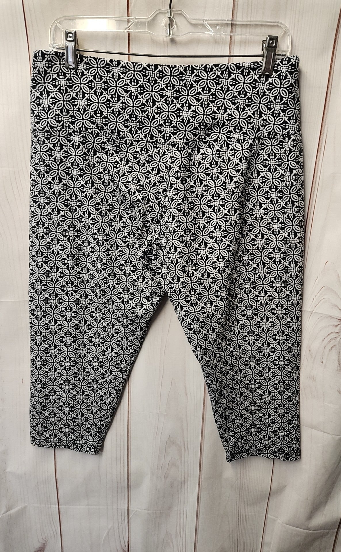 Suave Women's Size L Black Active Capris