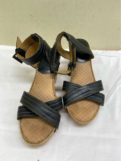 Lassen Women's Size 8 Black Sandals