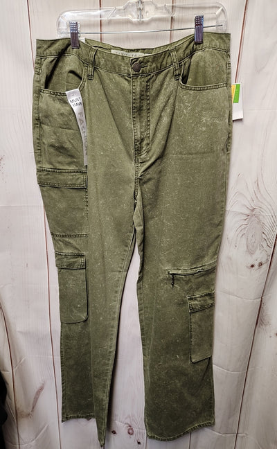 NWT Tinseltown Women's Size 33 (15-16) Green Jeans Mid Rise Relaxed Straight