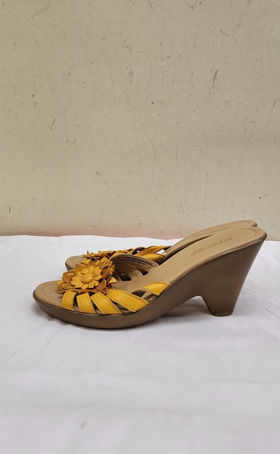 St Johns Bay Women's Size 9 Yellow Sandals