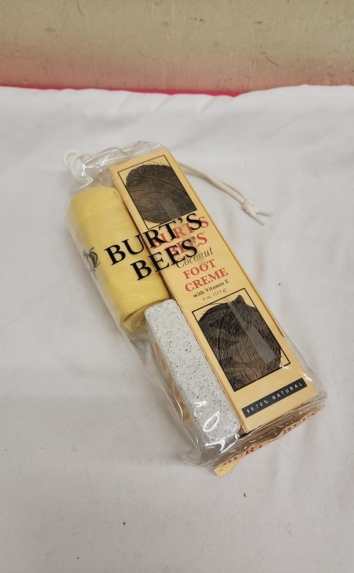 NIB Burt's Bees Foot Care Set Cosmetic