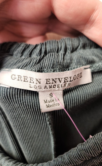 Green Envelope Women's Size S Green Sleeveless Top