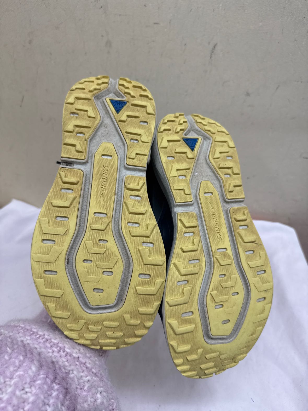 Brooks Women's Size 6-1/2 Teal Sneakers Shoes