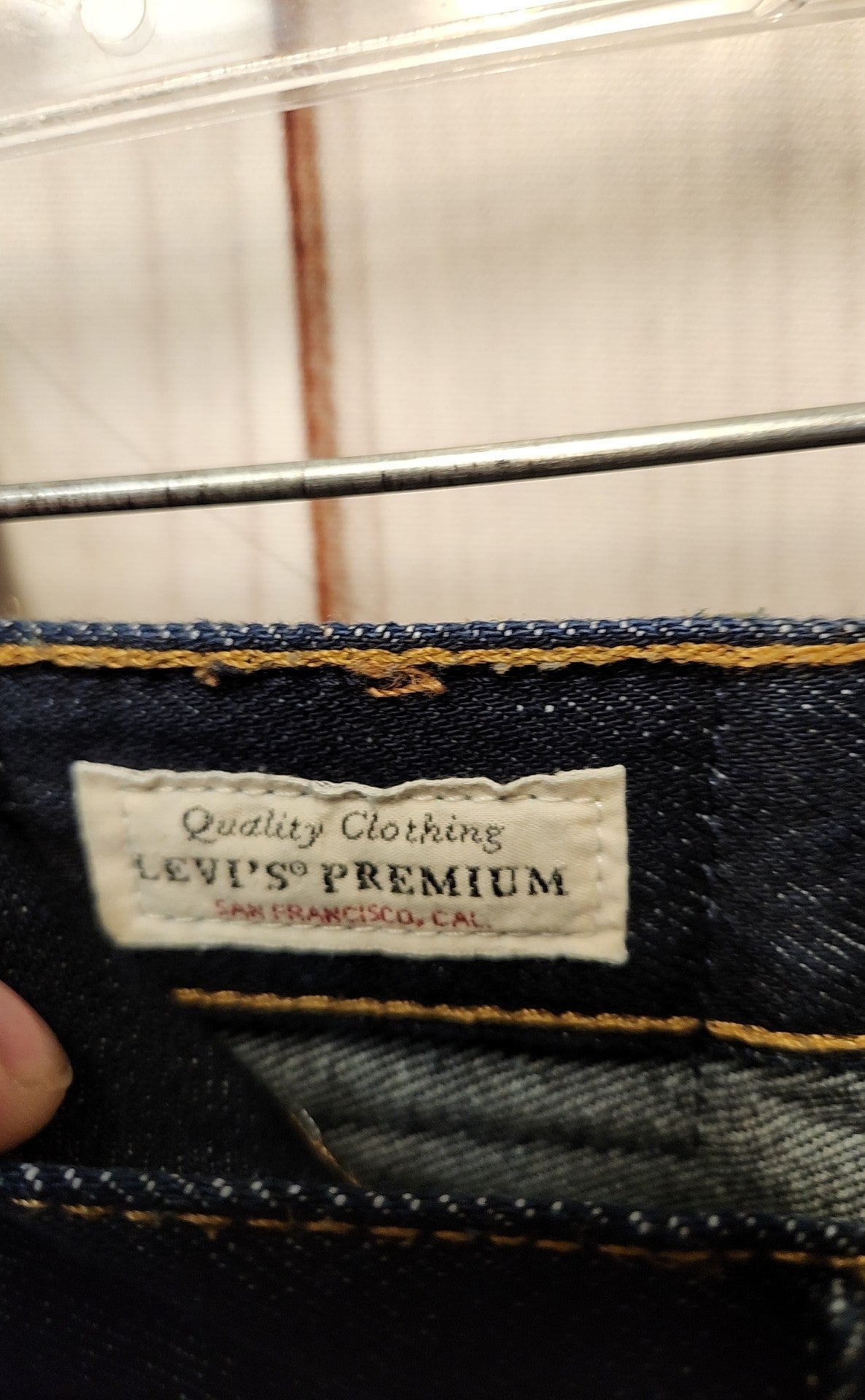 Levis Women's Size 26 (1-2) Blue Jeans