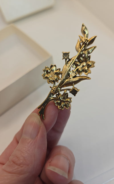 VTG NIB Trifari Gold Floral Motif Brooch Pin
