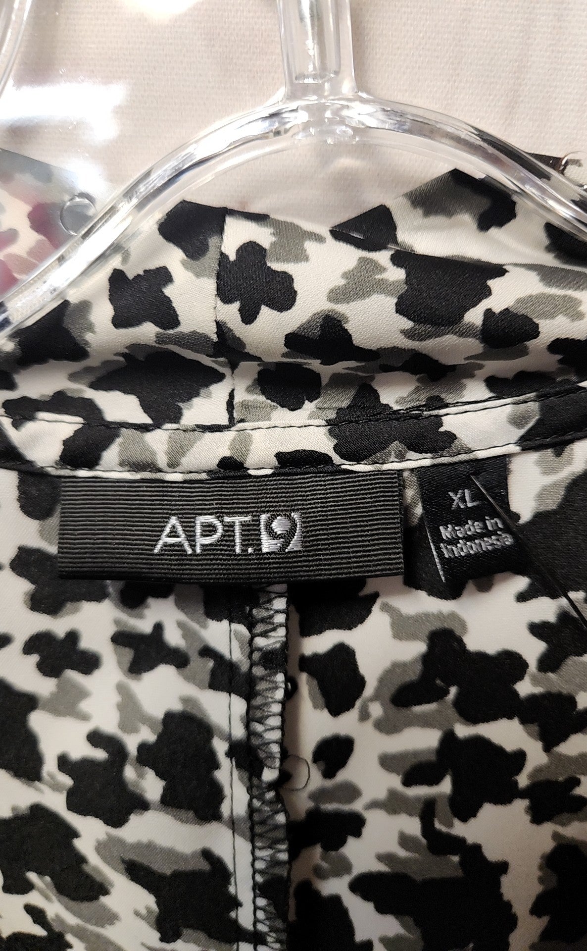 Apt 9 Women's Size XL Black Sleeveless Top