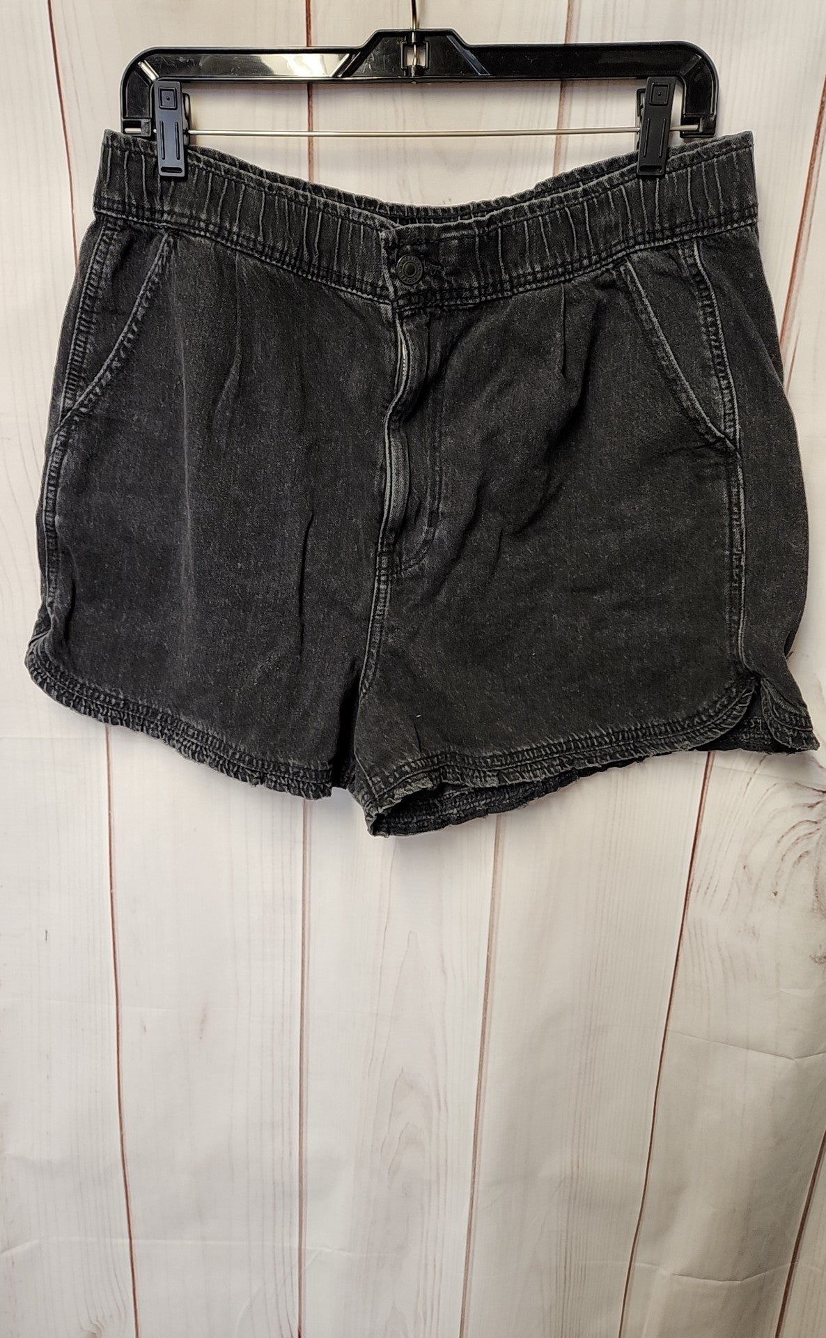 American Eagle Women's Size 12 Black Shorts Mom Short