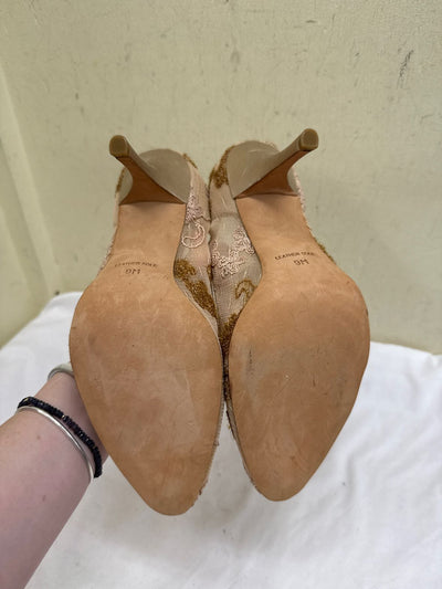 Badgley Mischka Women's Size 9 Tan Pumps Shoes
