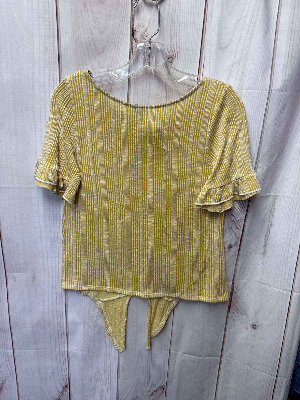 W5 Women's Size M Yellow Short Sleeve Top
