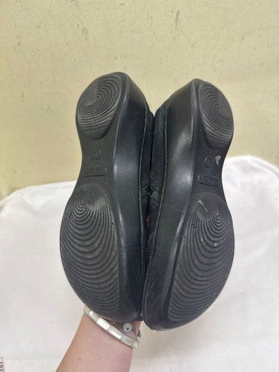 Naot Women's Size 37 = 6-1/2 Black Boots Shoes