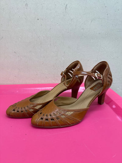 Clarks Women's Size 8-1/2 Brown Leather Pumps