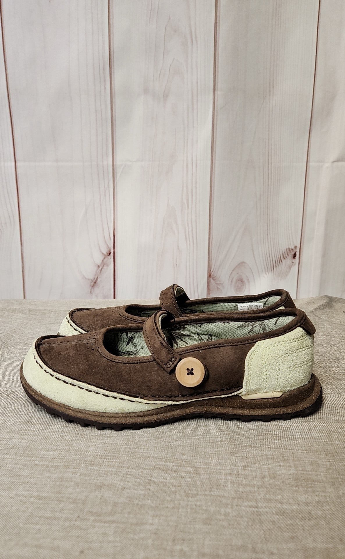 North Face Women's Size 5 Brown Flats Shoes