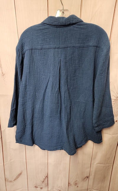 Logo Women's Size S Blue 3/4 Sleeve Top Beach To Street