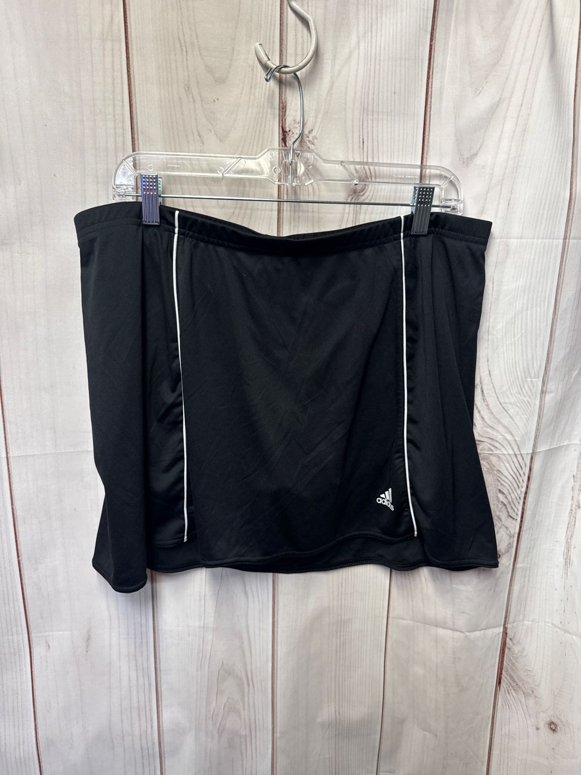 Adidas Women's Size XL Black Skorts